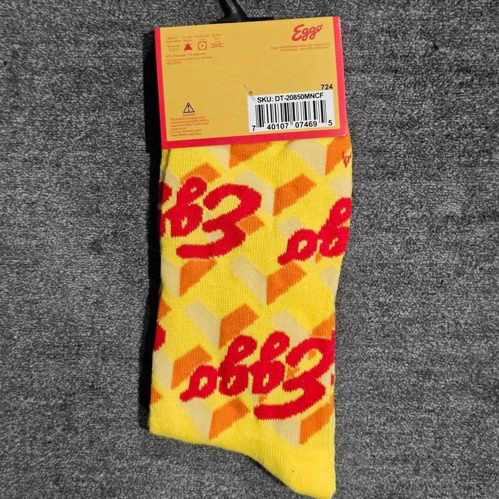 Eggo Waffle Men's Crew Socks Yellow Red Logo Novelty Shoe Size 6-12 DT-20850MNCF
